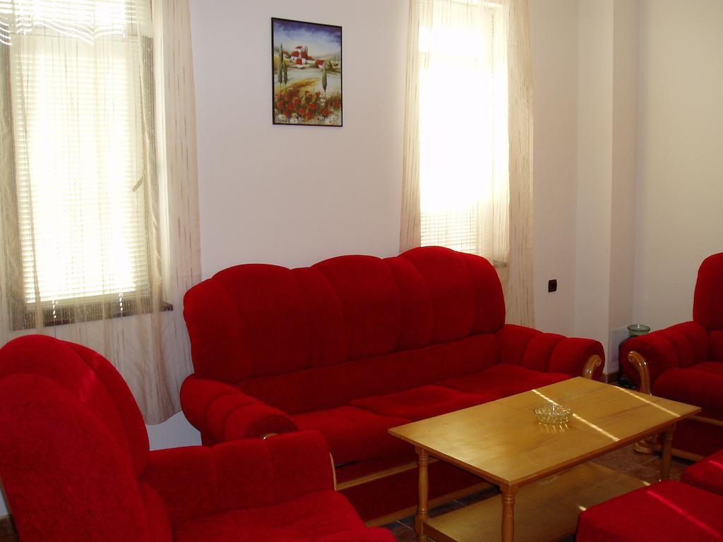 Villa Prolet General-Kantardzhievo Bilik gambar